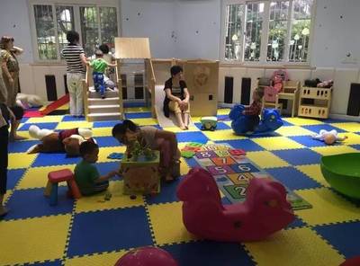 三点半尴尬 孩子已放学，爸妈还在上班，幼教设施如何破局？